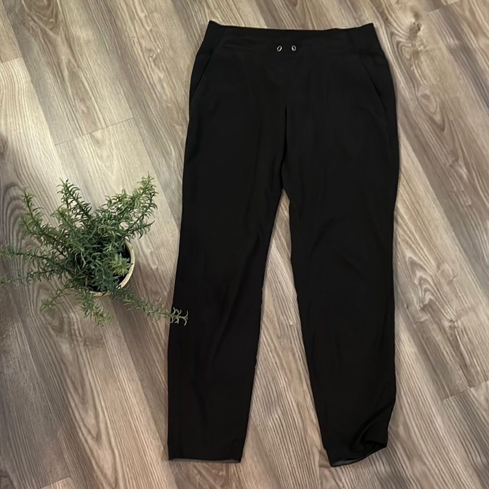 ATHLETA BLACK LIGHTWEIGHT JOGGERS WITH POCKETS SIZE 6 EUC
